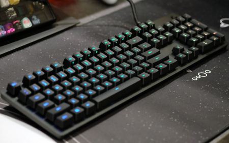 Logitech G512